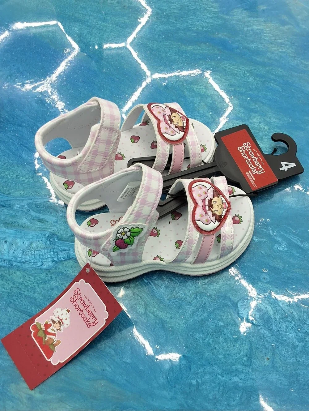 Strawberry Shortcake Toddler Girls Sandals Shoes, Size 4, Strawberry Print, NWT